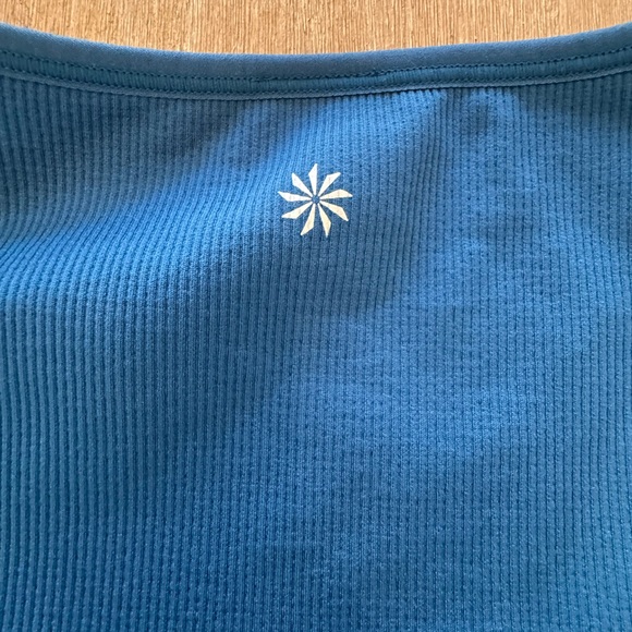 Athleta long sleeve scoop neck top NWOT Size Small - Picture 4 of 4